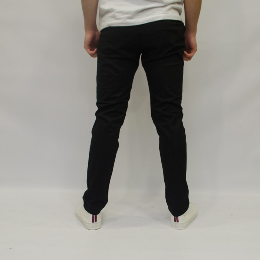 pantalon-chino-negro-105